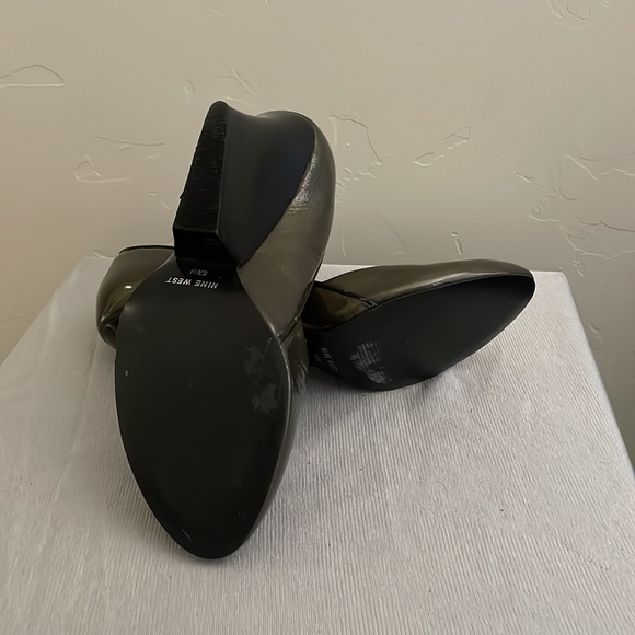 Nine West 6.5 Gray Funky-Heeled Pumps - Picture 5 of 6